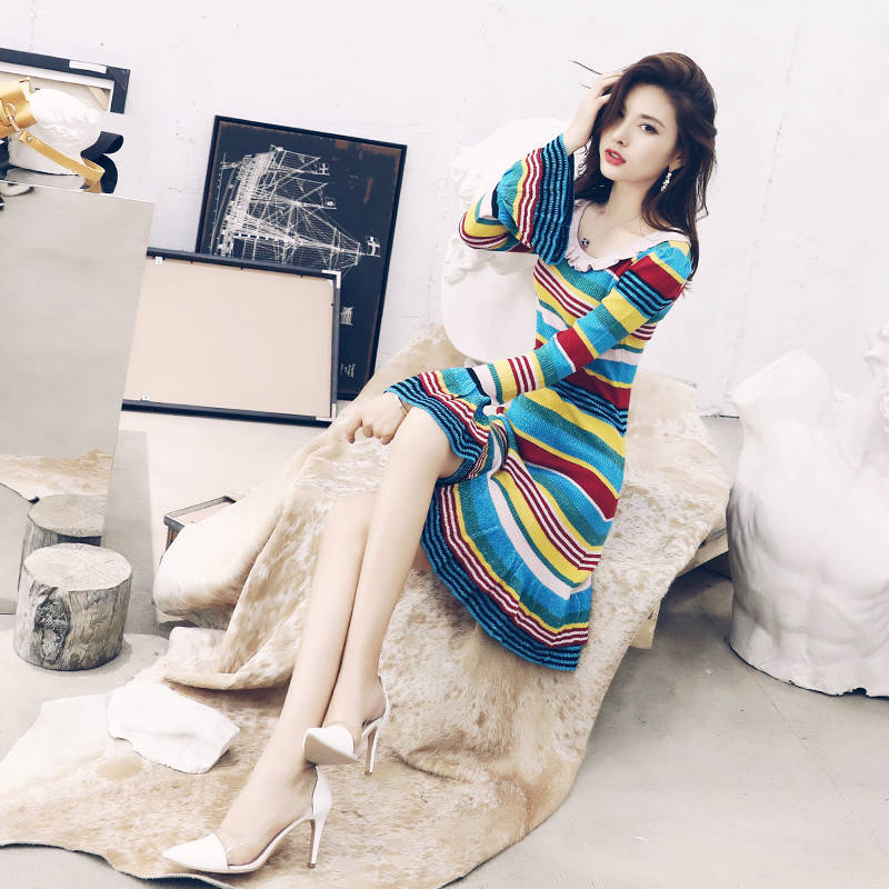 2018秋新款修身圓領長袖撞色條紋針織連衣裙修身a字裙子潮