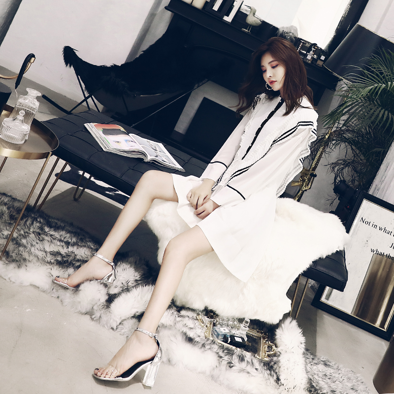 森系長袖娃娃裙寬松白色冷淡風連衣裙女夏2018新款學生a字短裙子