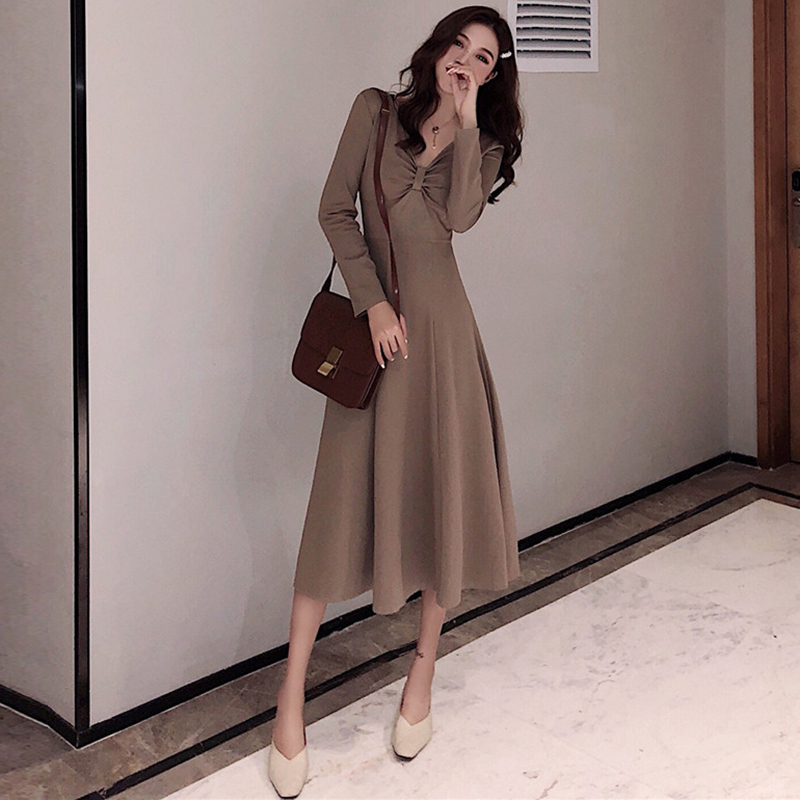 法式少女修身顯瘦針織連衣裙子秋冬裝新款氣質V領egg風A字桔梗裙